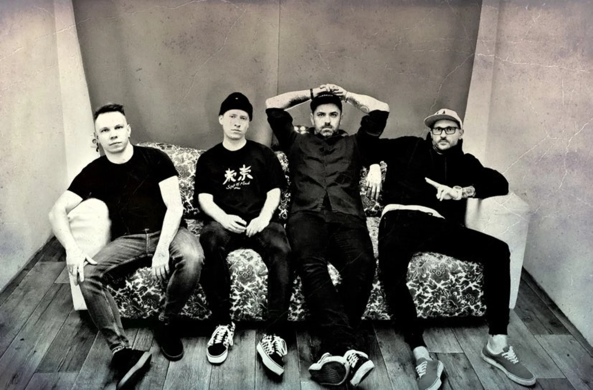 Kamil Szek (wokal) Piotr "Tygrys" Jakubczyk (bas) Michał Przybyszewski (gitara) Mateusz Przychodzki (perkusja)